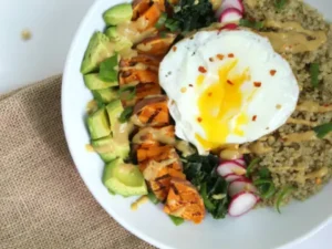 Power Breakfast Quinoa Bowl.